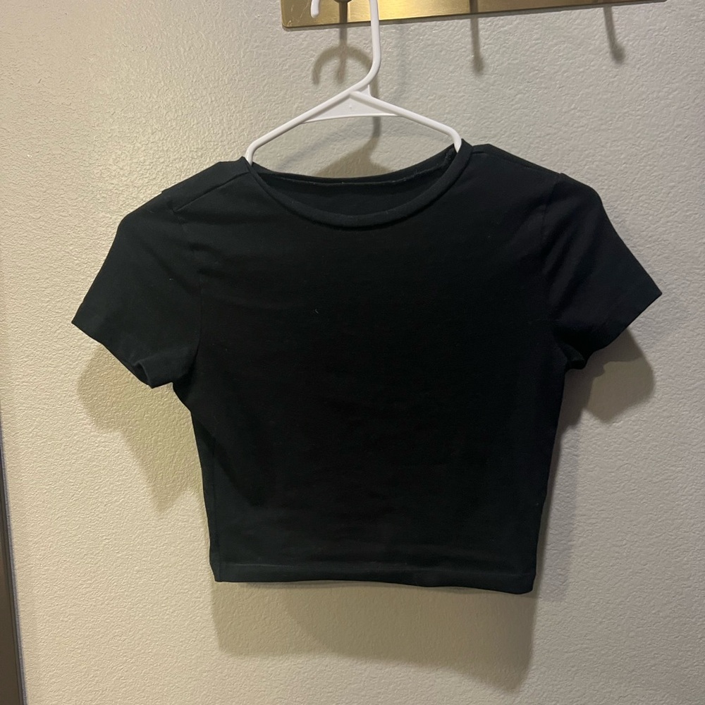 Black baby tee